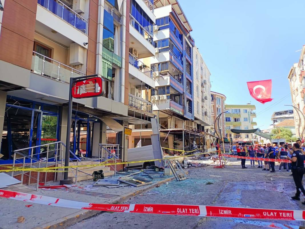 İzmir’deki faciada hasar tespit çalışmaları başladı 10